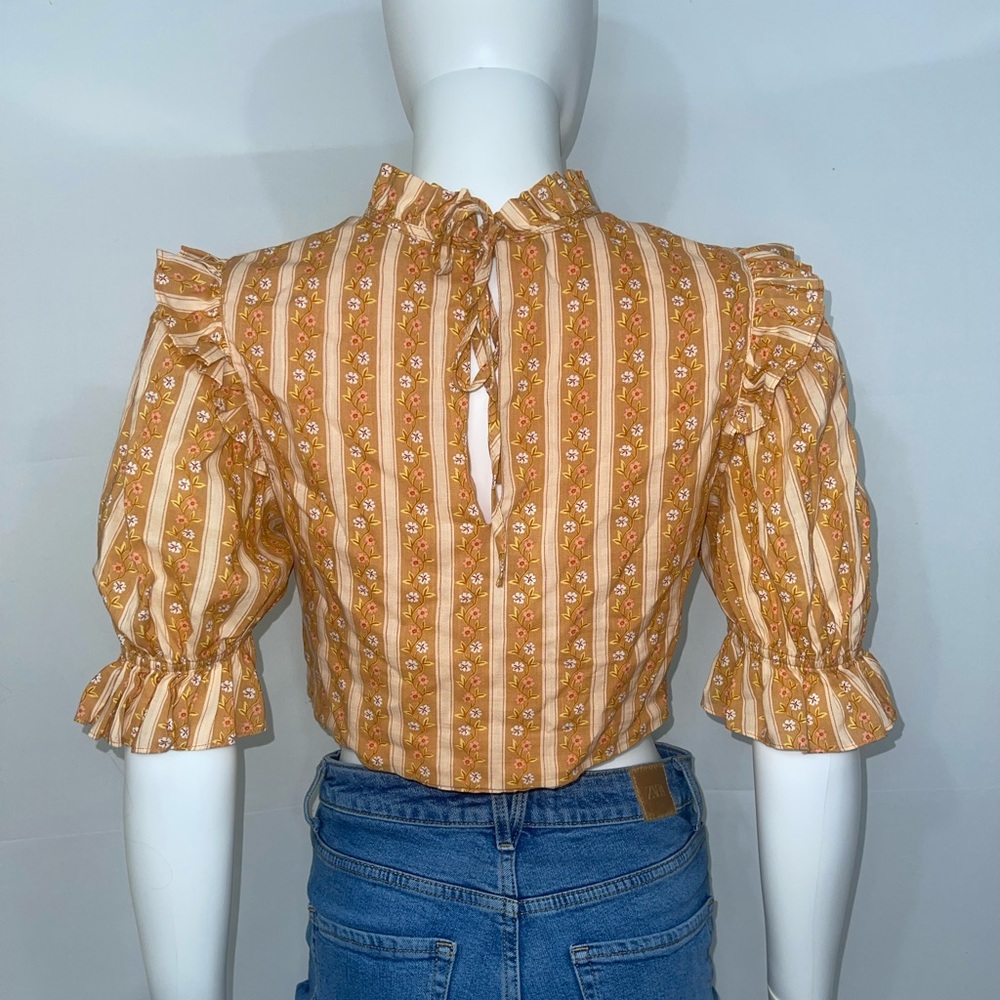 Urban Outfitters ruffle crop top - Picture 6 of 8